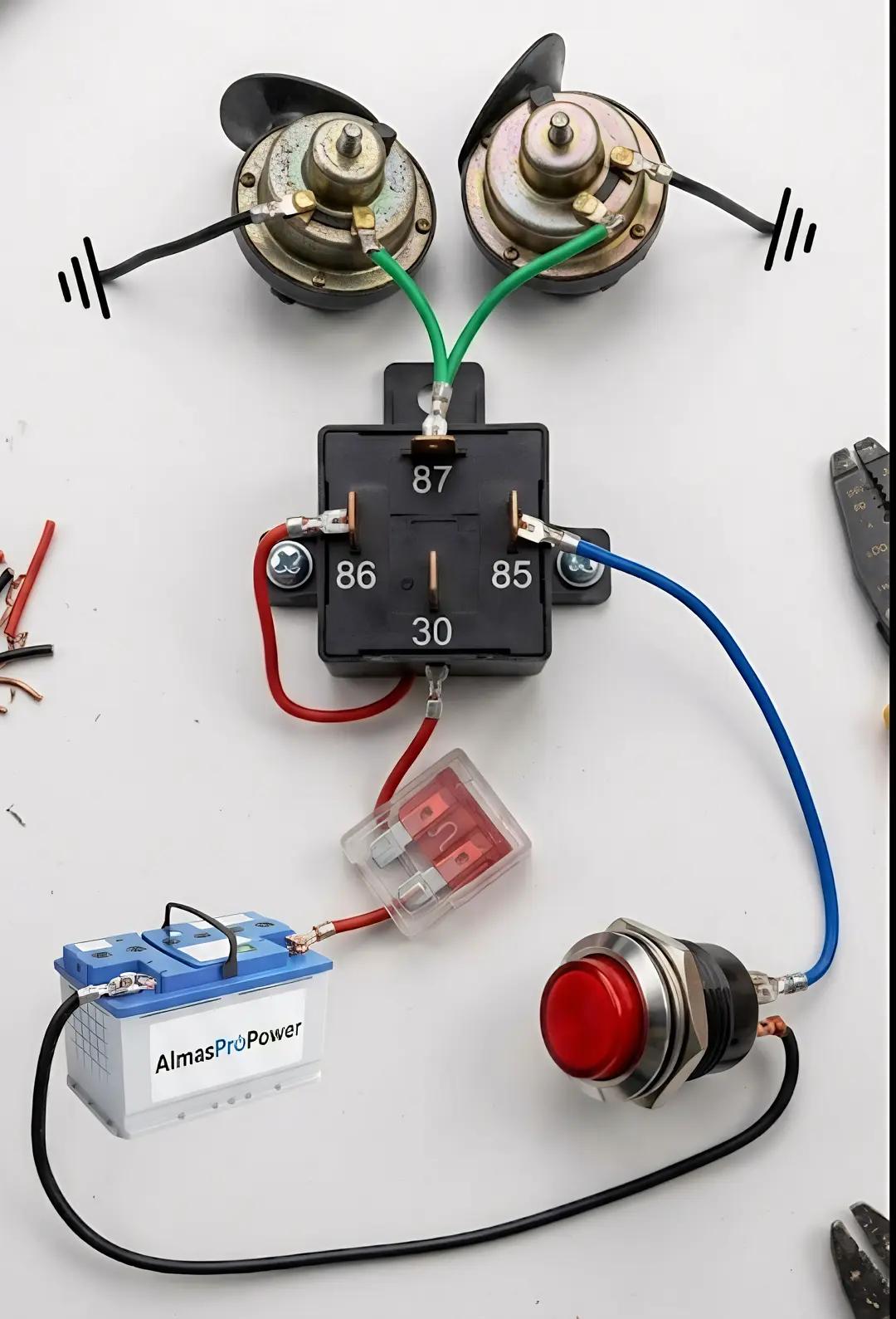 烦透了你的喇叭声像小猫叫，按了别人根本没听见？但先别急，别一上来就拆引擎盖、