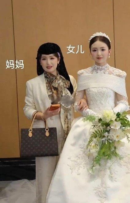 回族人怎么这么漂亮，新娘的妈妈才32岁！