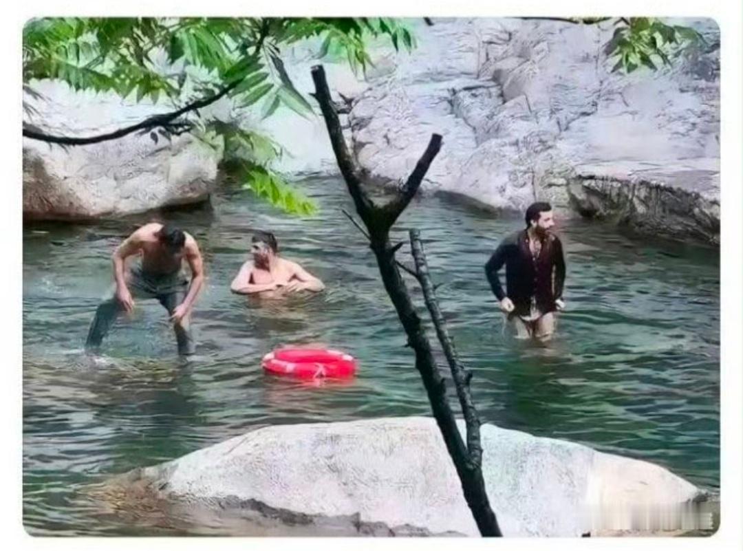 可以禁止印度人来中国吗？真的忍受不了印度人在庐山景区洗澡，庐山不干净了[哭哭][