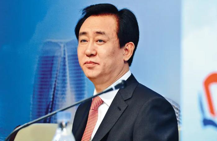 许家印进去了，但他只是一个节点。他前面是审批放水的银行行长，旁边是帮他造假的审计