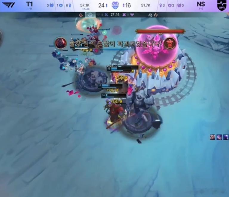 T1前中期送了两波，一度陷入逆风，但抓失误的能力太强了，打团也无懈可击，由One