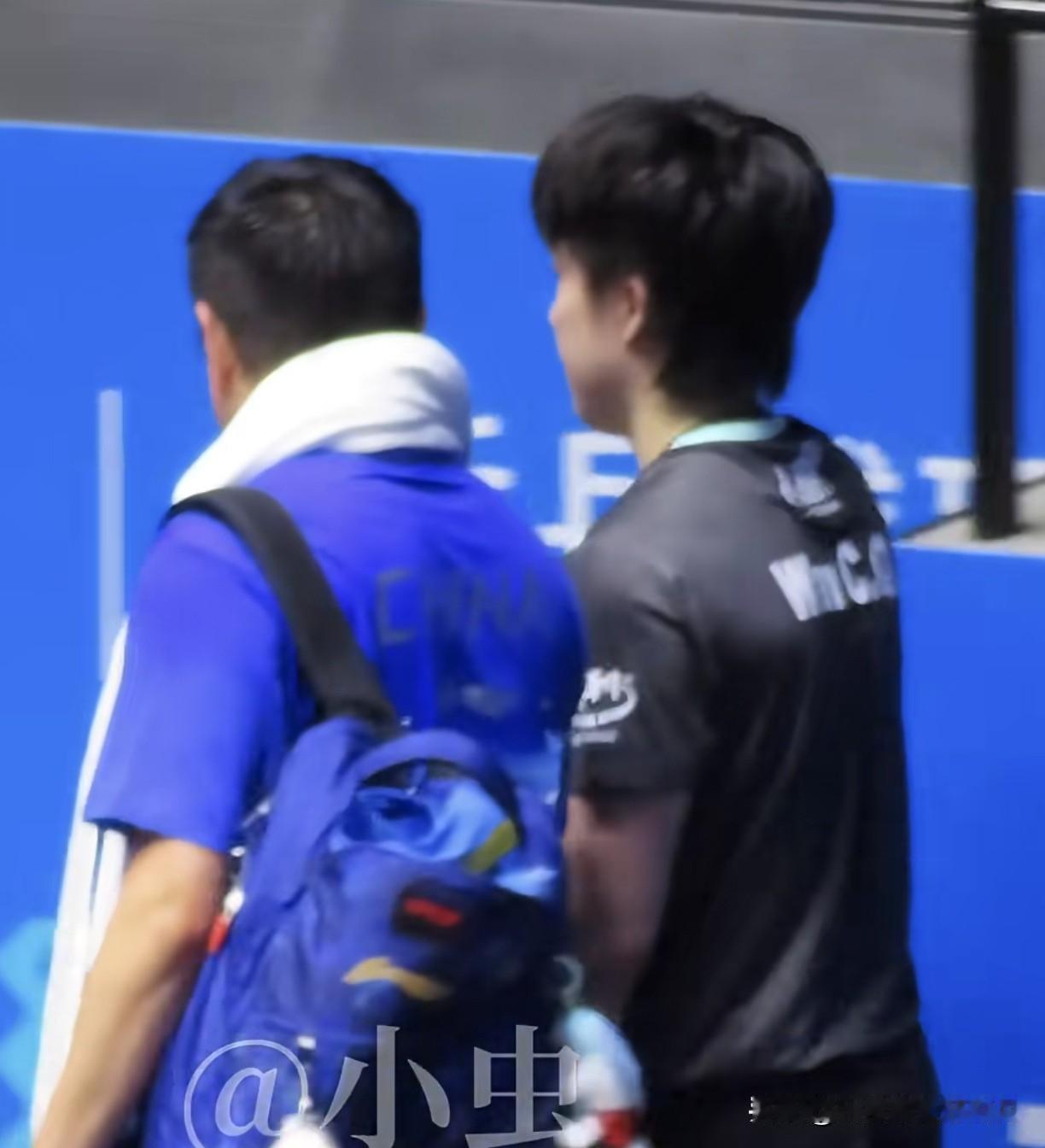 侯老师今天终于有机会把比赛解说当面说给正主听了！候老师:楚钦你应该这么