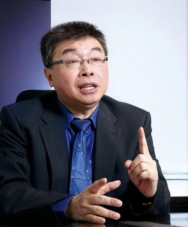 岛内“大佬”沈富雄曾公开表示：未来几年的选举局势基本明了，2028赖大概率连任，