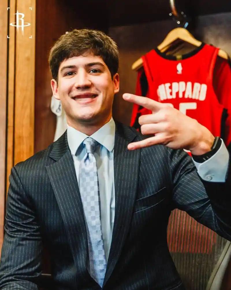 火箭硬是把谢泼德给练出来了希望我火的新秀都赶快打出来。整体都还可以。申京已