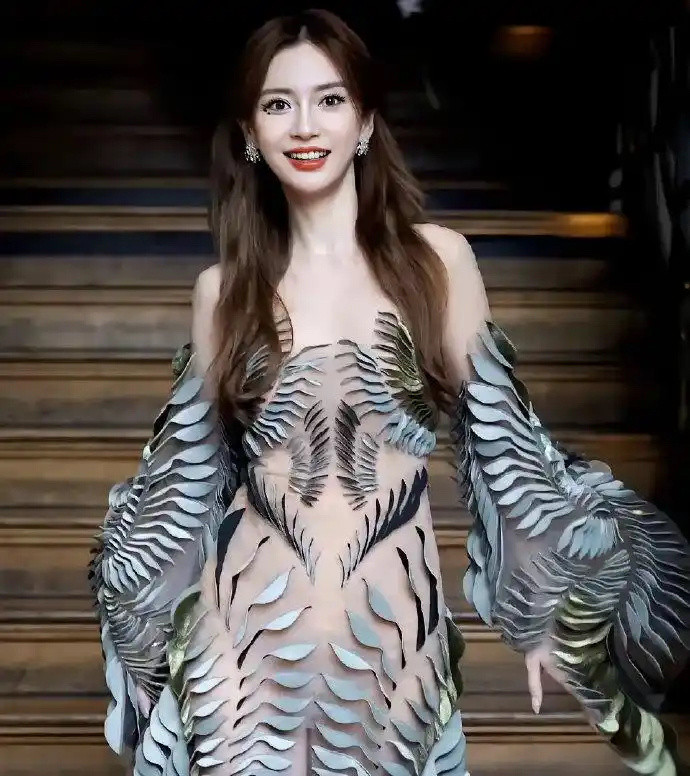 黄晓明现在应该是全网最后悔的人不是因为后悔和杨颖离婚，而是因为后悔再也不可能和杨