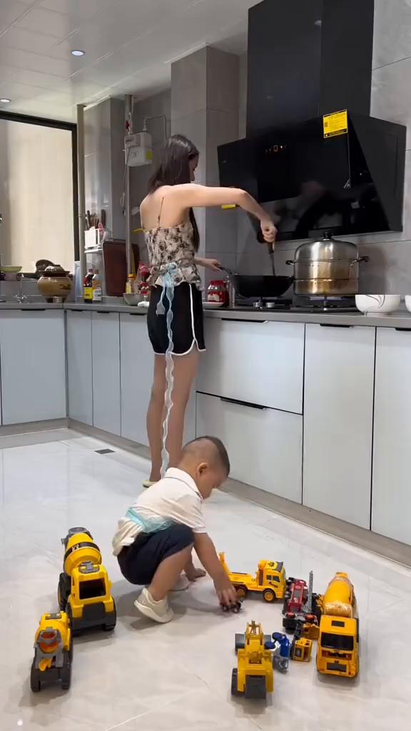 有人。