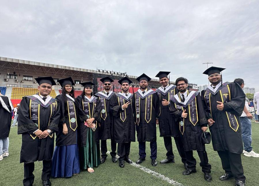 印度人黑人滞留中国，千万不要一刀切！会失了风度！签证过期的那个印度学生，