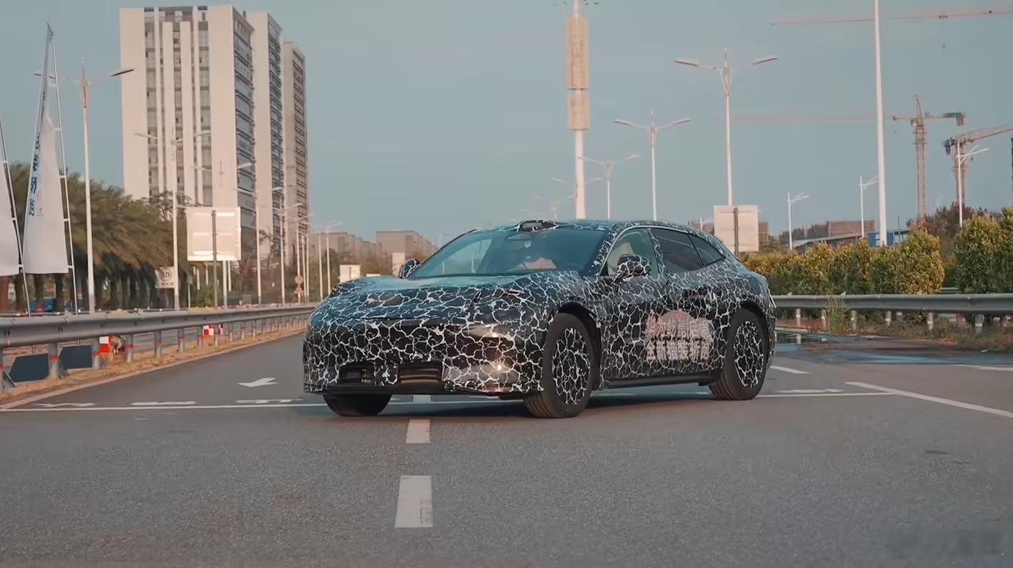 12月24日消息，启境汽车官方微博于前日发布旗下首款车型的全国路测视频。视