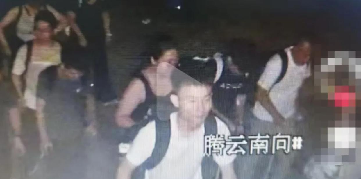 9月26日，独自夜爬泰山失联20多天的李小龙找到了，警方在泰山“声声亭”附近发现