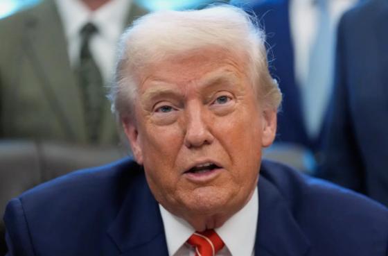 特朗普被超级碗中场秀气坏了特朗普看完超级碗中场秀，当场就发了大火。第6