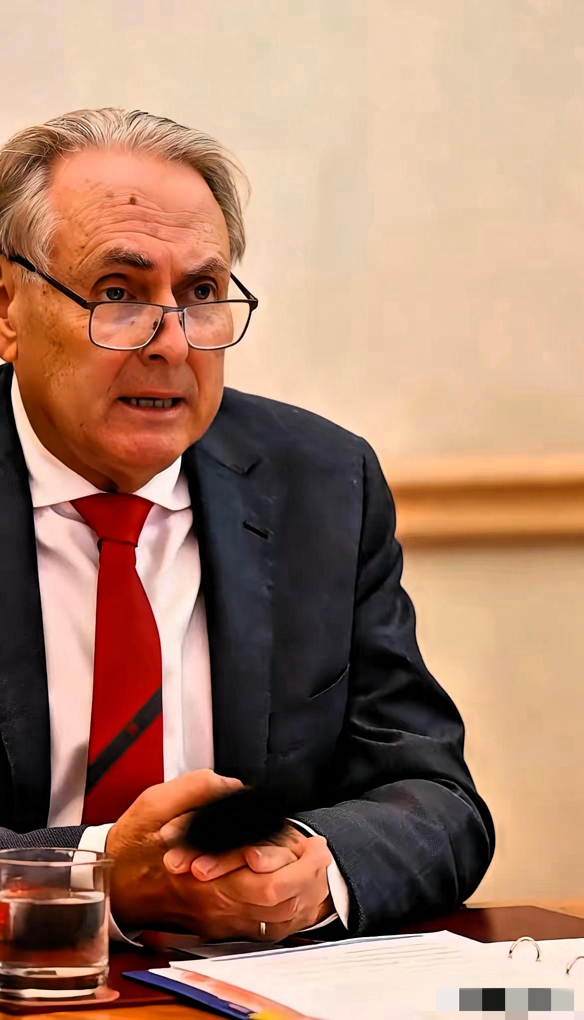 2026年1月1日，中方针对进口牛肉的保障措施正式落地，澳大利亚贸易部长唐·法雷