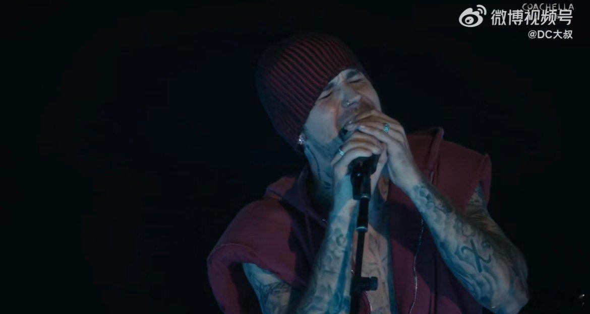 比伯科切拉第二周贾斯汀比伯科切拉舞台连唱多首经典曲目，全场大合唱真的太震撼了