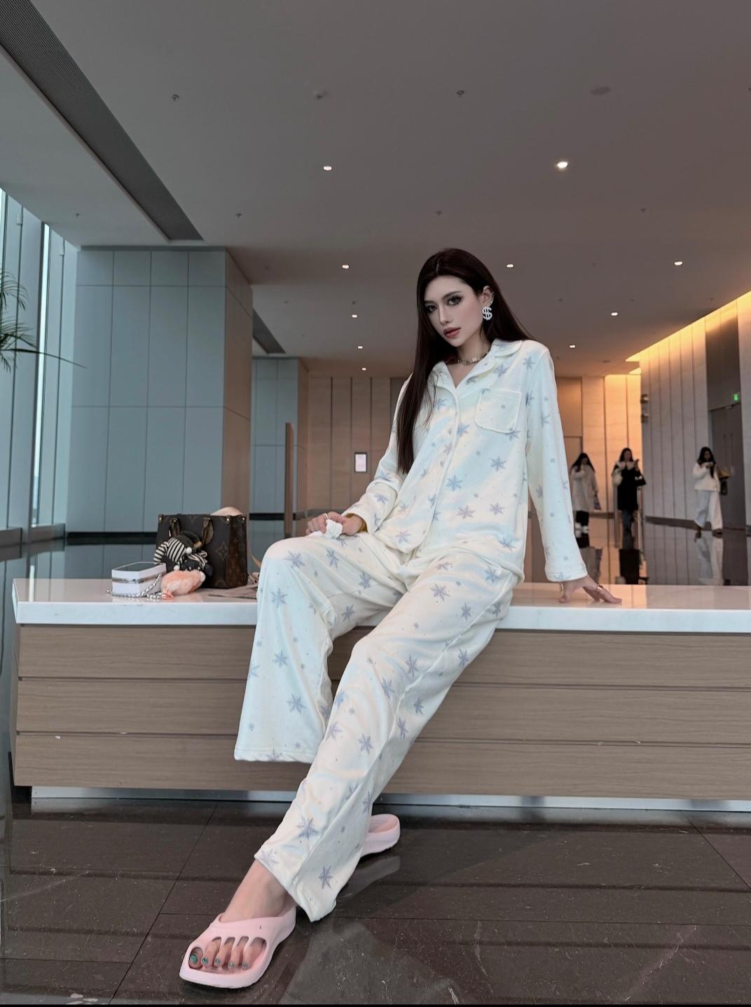 这样的脚趾头，单独在一个地方是不是很舒服。