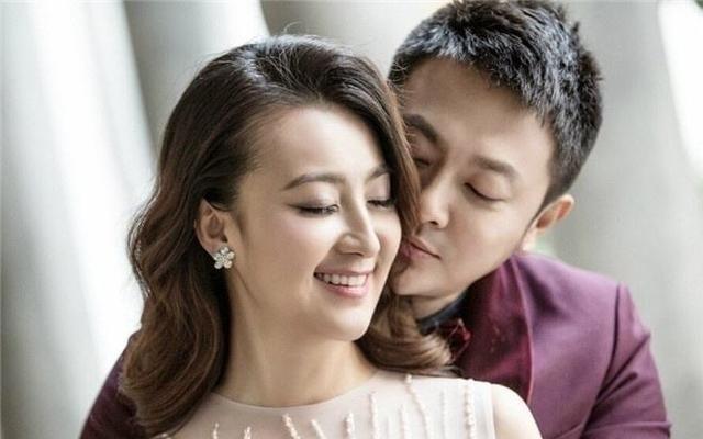 2015年，印小天娶了“白富美”哈琳娜，两年后才发现妻子，除了相貌是真的，其他身