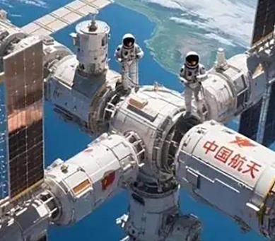 美国这次要急眼！不是因为火箭没升空，而是中国空间站里竟没有一个英文，全是中文！