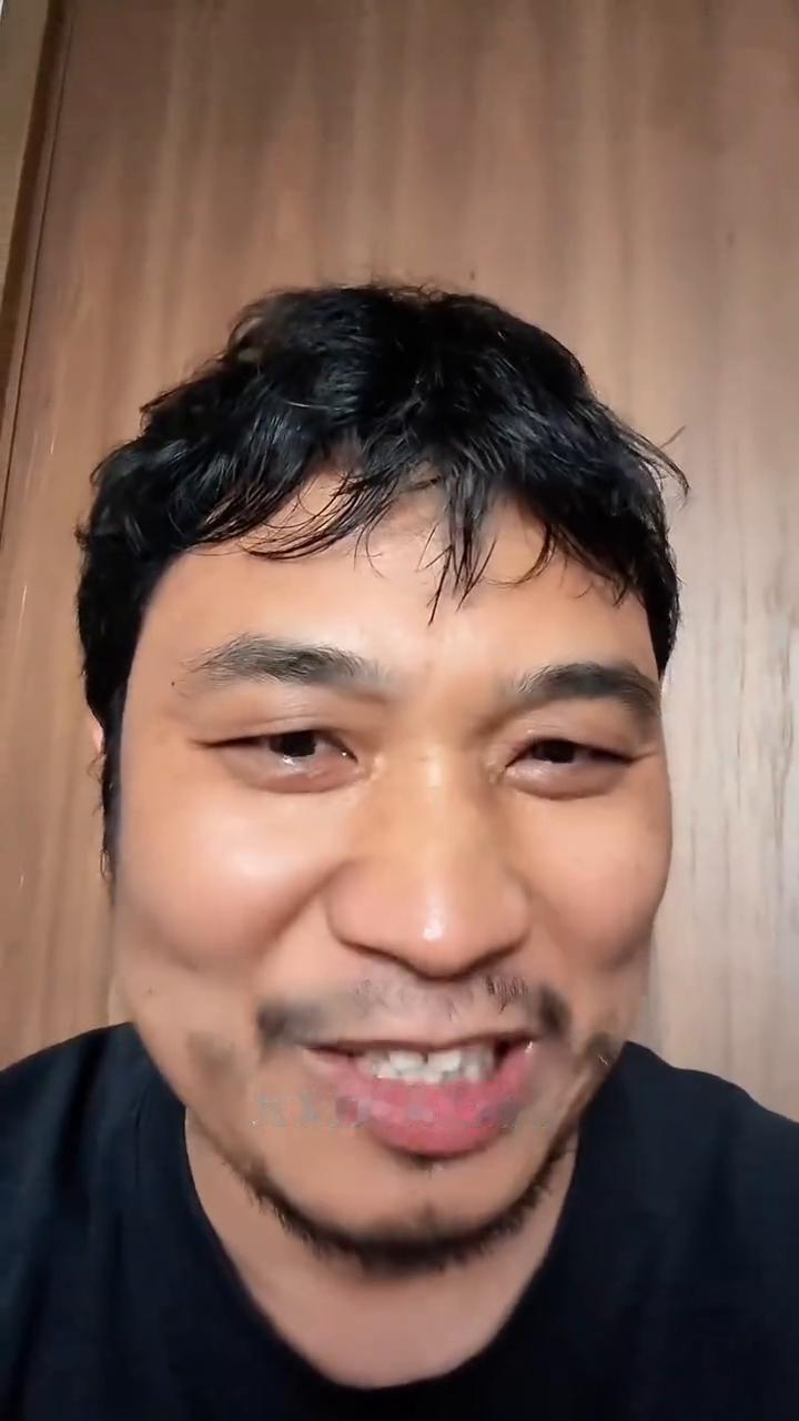 兄弟们，昨晚直播间半个财经圈的朋友都来了吧？刷礼物没轻没重的，抖音要刷的跟小心心