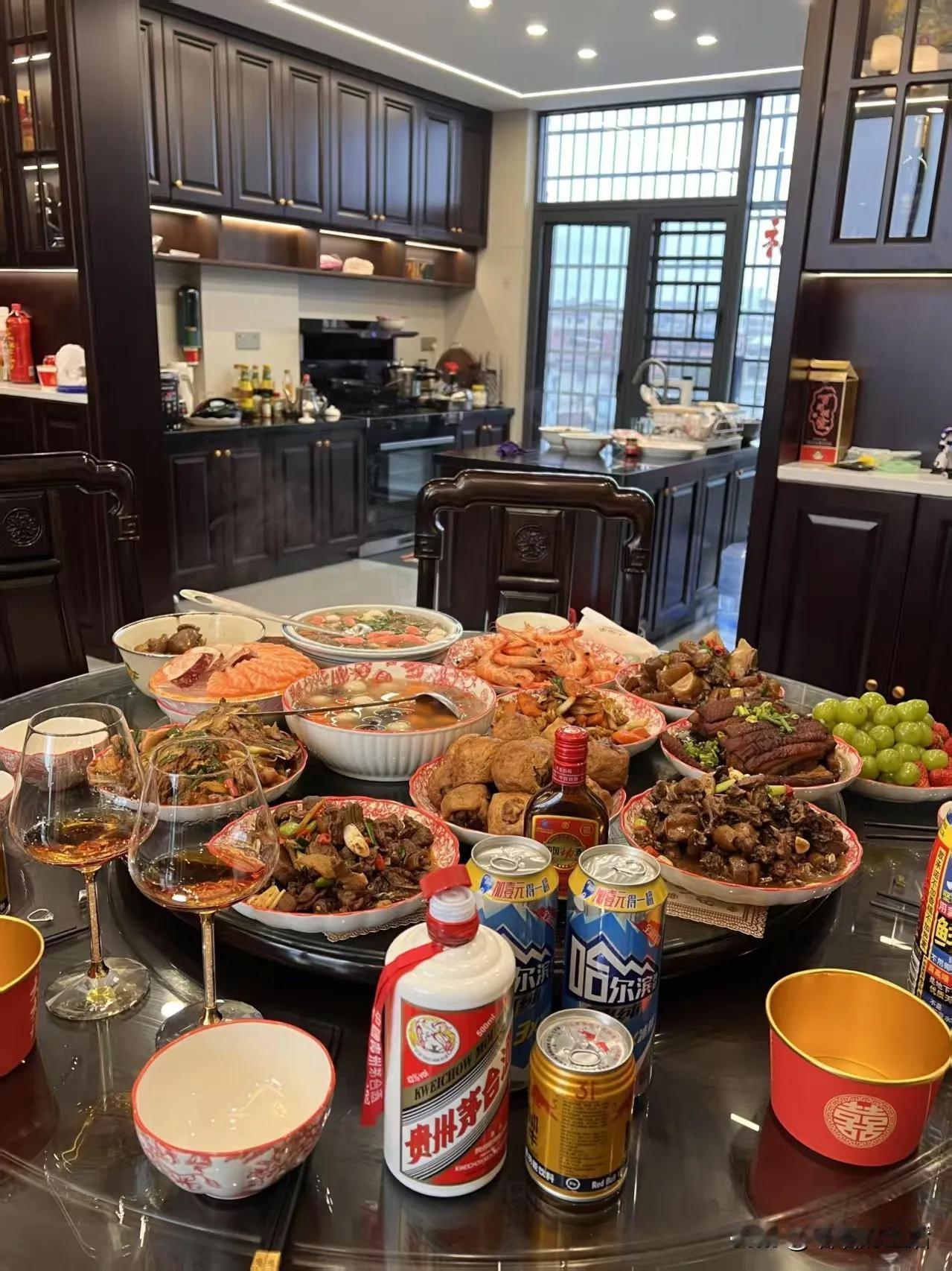 我发誓，从明年起，我坚决不再这样过年了！这哪里是过年，分明是在渡劫。除夕