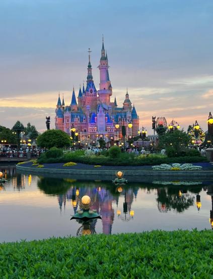 很多人觉得迪士尼那么有钱，应该把乐园开遍全世界，可实际上全球范围内迪士尼只开了6