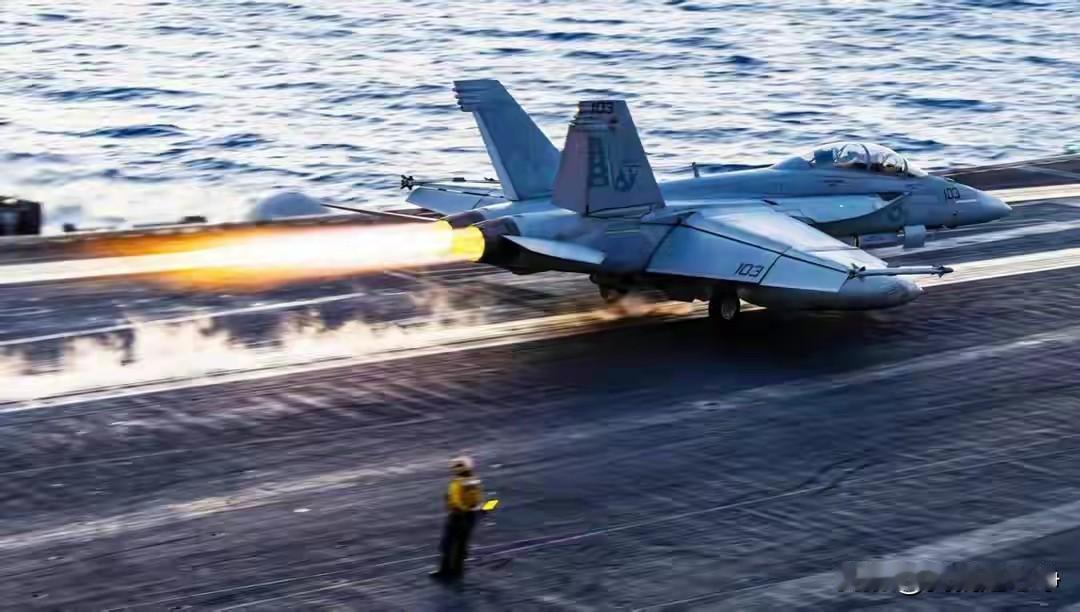 掉到海里的两架美军战斗机很有可能是美国极其高明的谈判技巧。这不是开玩笑啊,很有