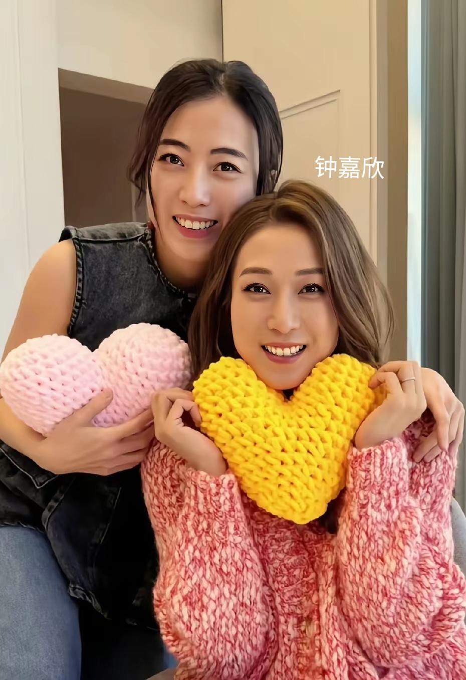 突然发现甘比高超的双商才是她笑到最后的理由：她在做娱记时，和艺人们相处得很好