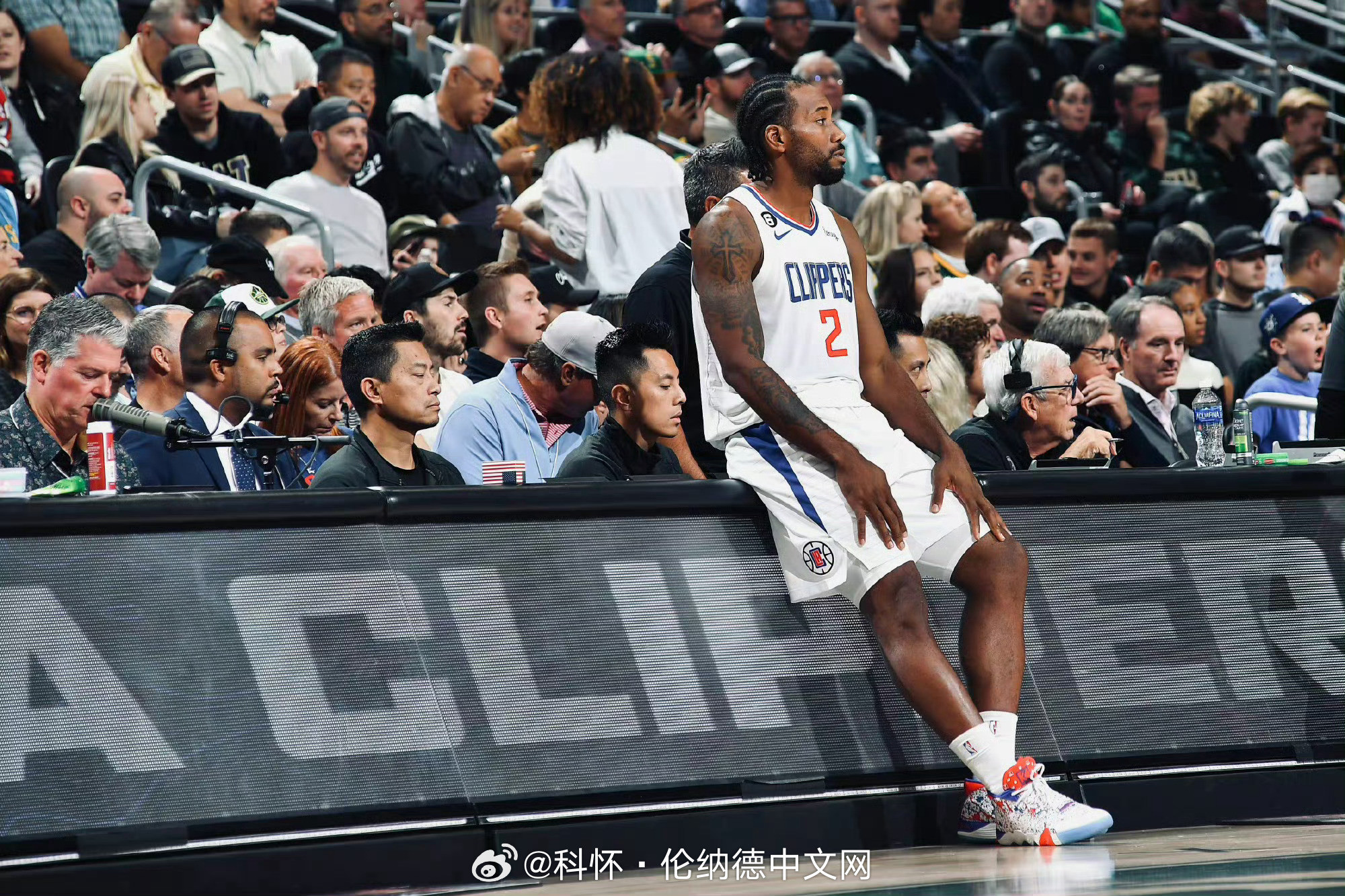 没你真不行！近54场比赛中，伦纳德登场时合计出战1728分钟净胜396分，下场休