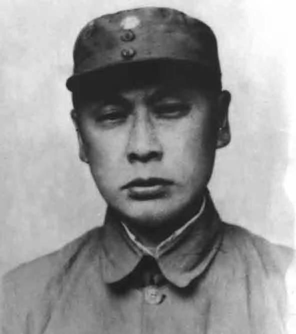 1946年，国军上校陈修和被蒋介石叫去谈话，蒋介石先问装备，问完，蒋介石话锋一转