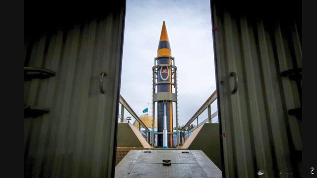 骇人的2️⃣吨弹头伊朗用最强导弹专打以色列今天革命卫队声称最大2吨弹头轰炸鱿鱼。