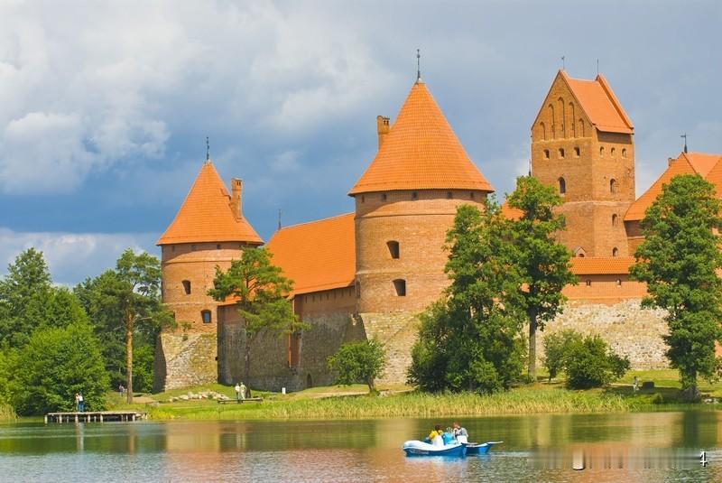 如何看待立陶宛认输疯狂示好中国立陶宛这波认输示好，真让人觉得又好气又好笑。前些