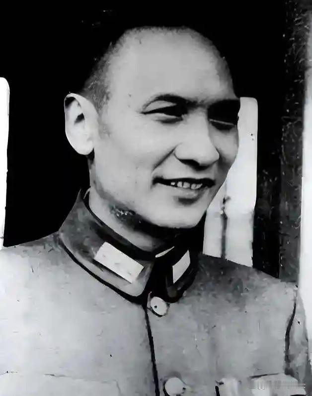 1949年秋，昆明。蒋介石的密电摆在卢汉面前，只有短短八个字——"情有可原，罪无