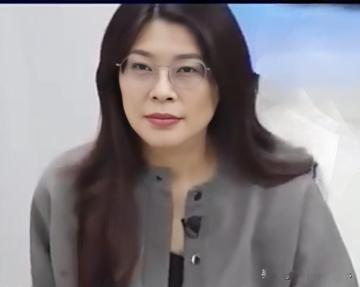 郑丽文喊打！民进党这把“老枪”，台湾老百姓早该扔了！网友，早就该收拾了哎哟，