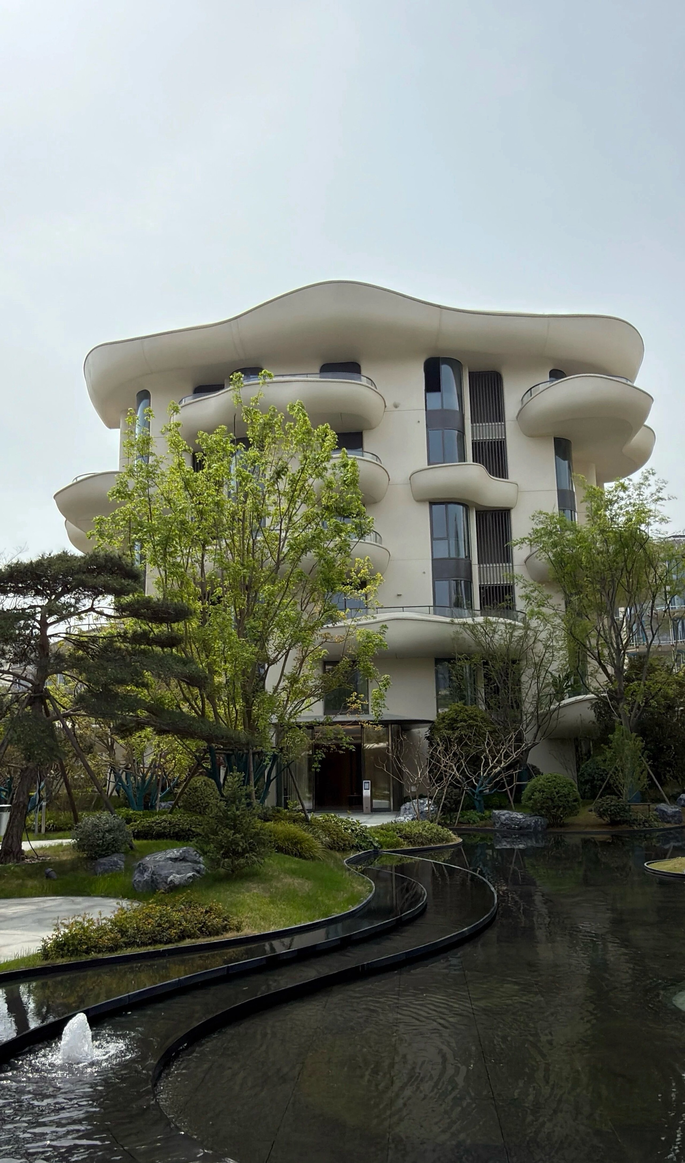 中国当代“最佳”自然艺术住区，在郑州。你知道这是哪个楼盘吗？