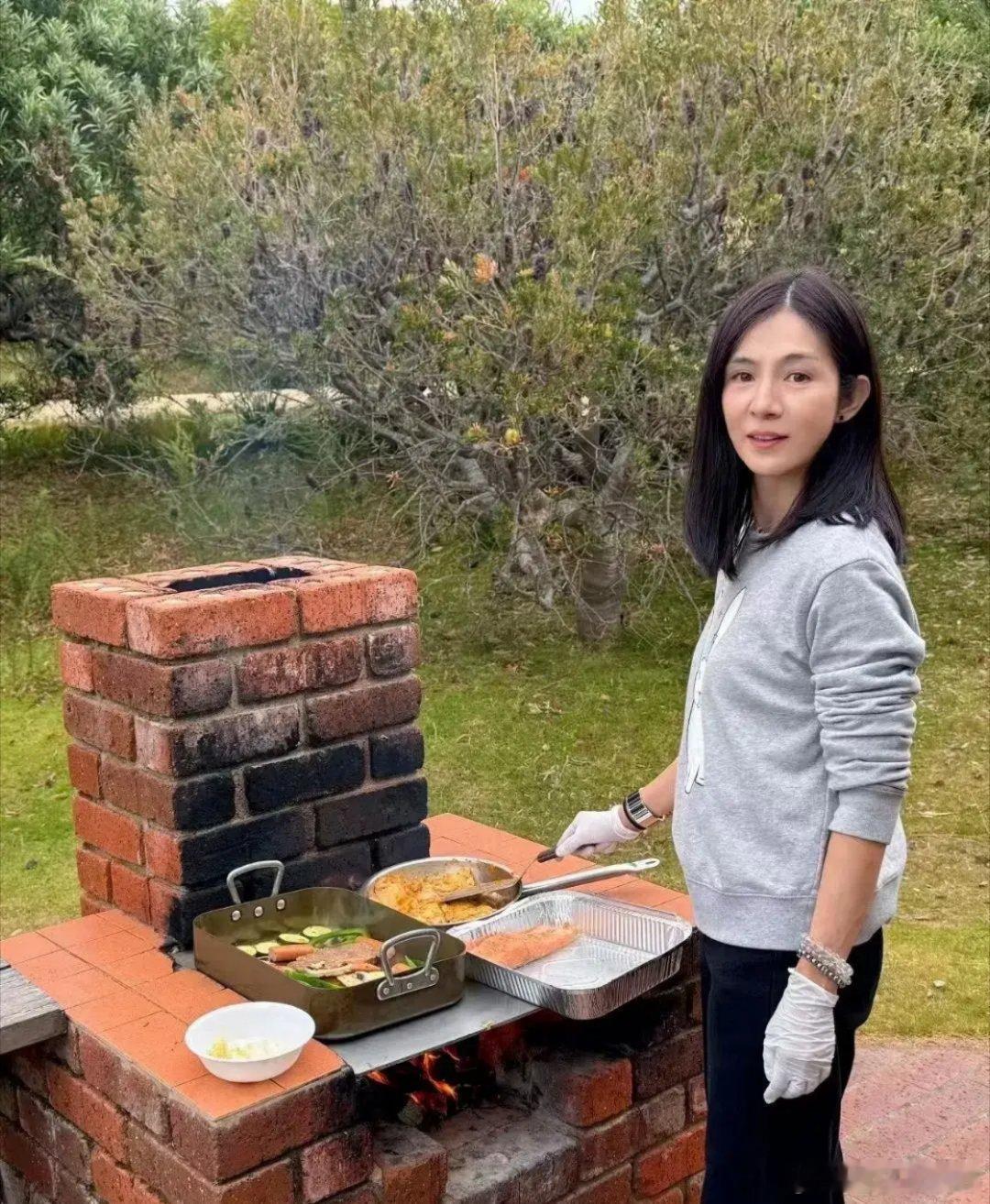 老天呐，差点没认出来。没有想到，女神的小孩都那么大了！