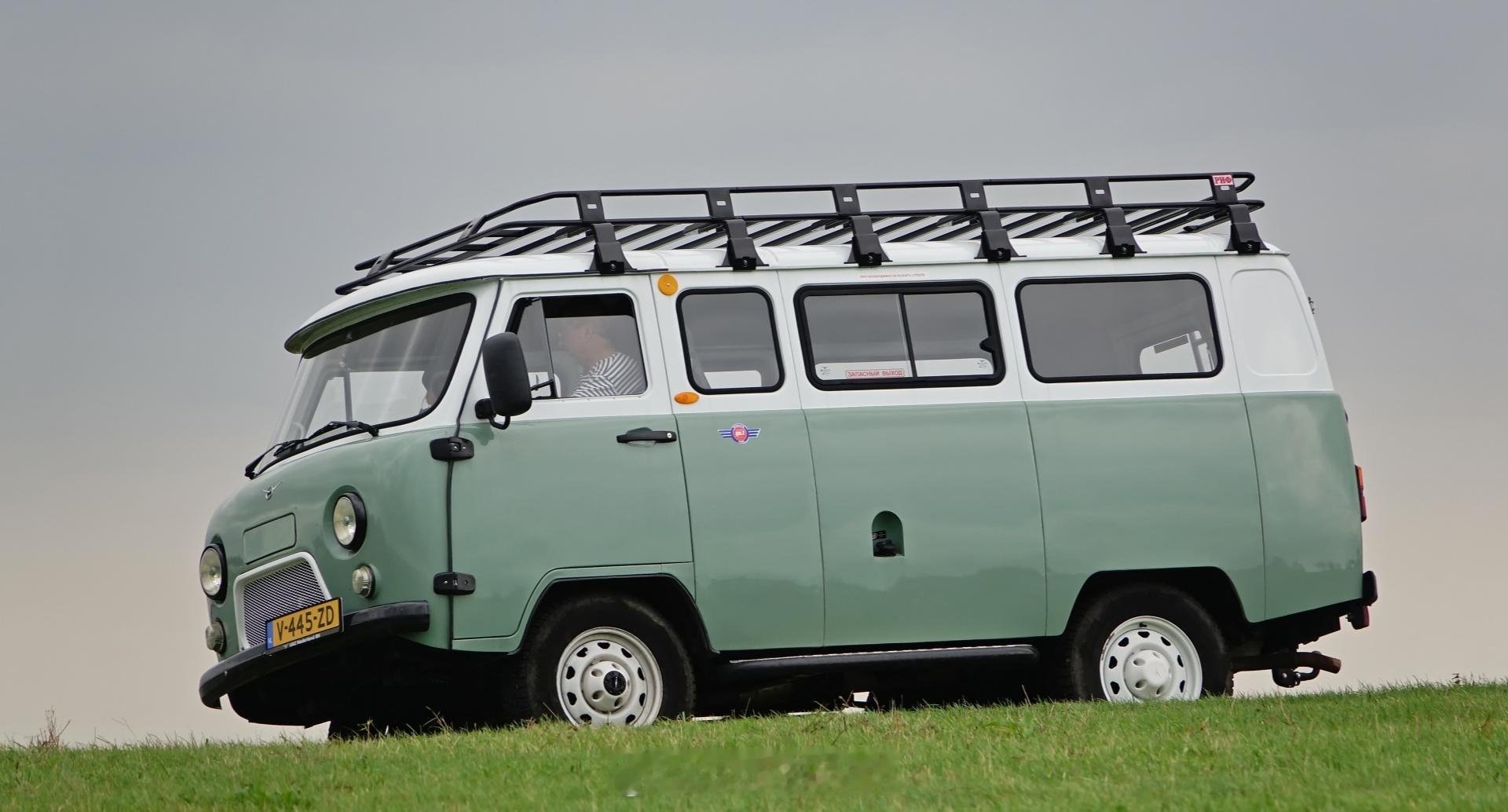 哟，敢情荷兰人也玩这俄罗斯老古董啊经典老车van事通