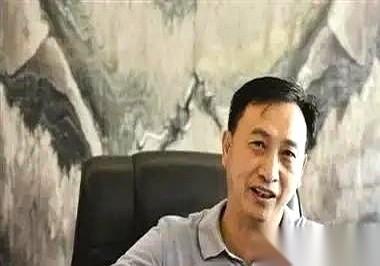 今天看到个大佬的履历，给我干沉默了。汪俊刚，万华集团那个。兄弟俩，一个搞郎酒