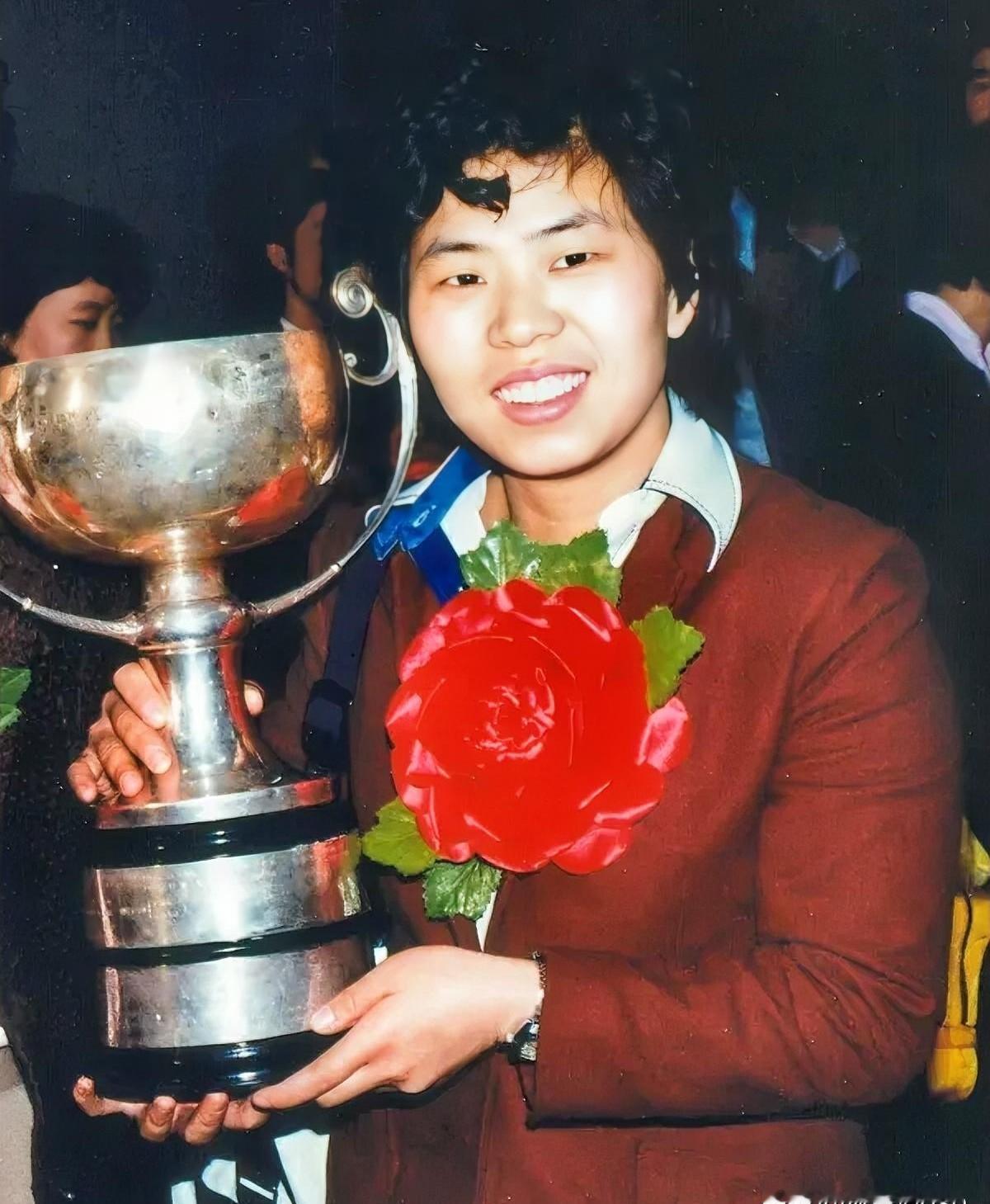 削球手的无声胜利：世乒赛冠军童玲与她被“让”出的金牌