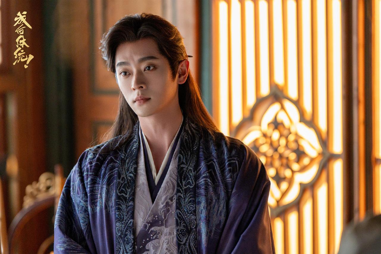 短剧演员丞磊成功闯进长剧圈，非科班出身，长得一般，他到底凭什么？资源却超