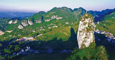 杆岩坐落在纳雍县化作乡杆岩村,(位于纳雍县城北部,距县城40公里