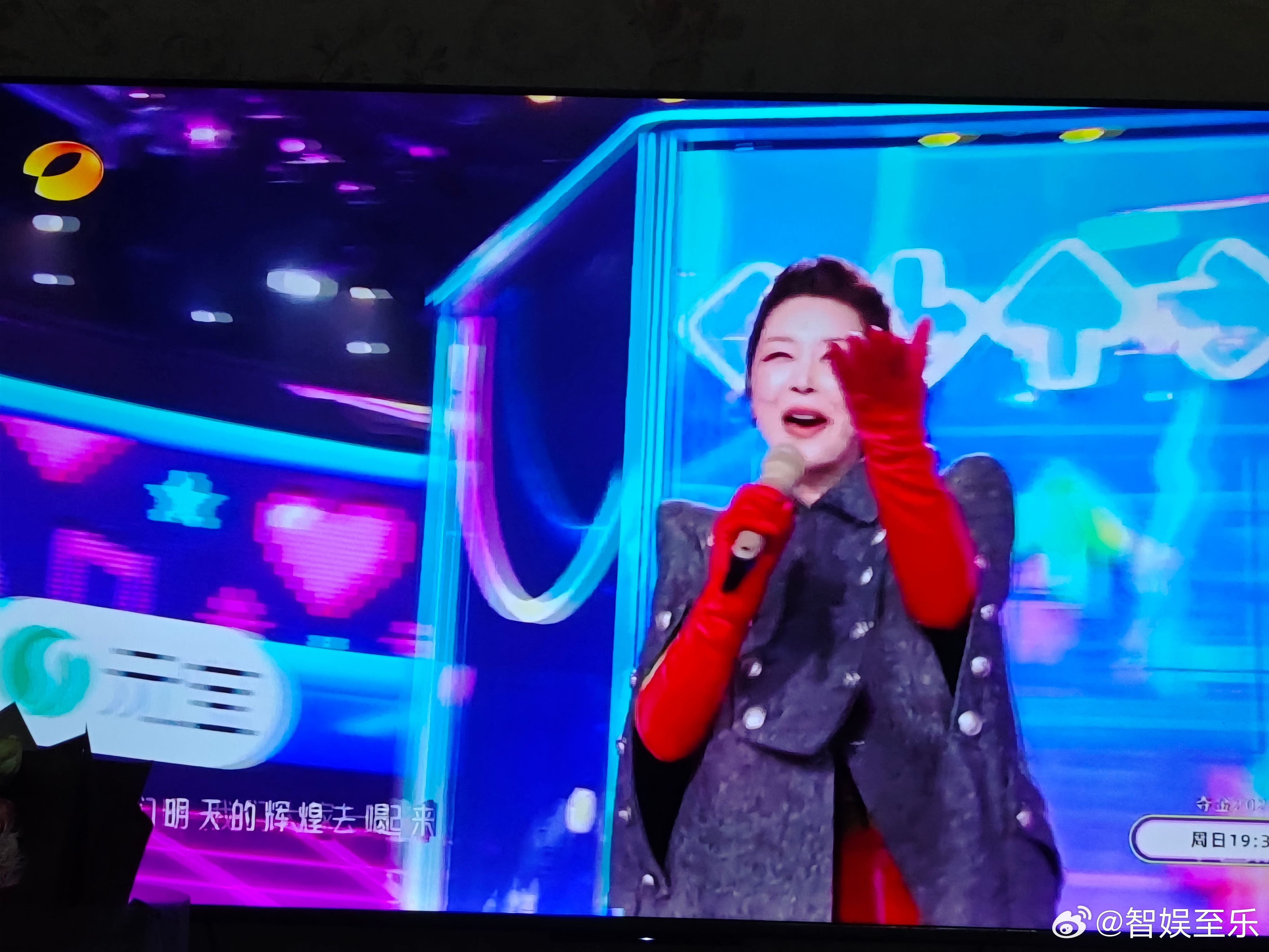 湖南卫视真的不放过任何赚钱机会，一年中各种节日晚会一个不落，还有一些购物晚会，春