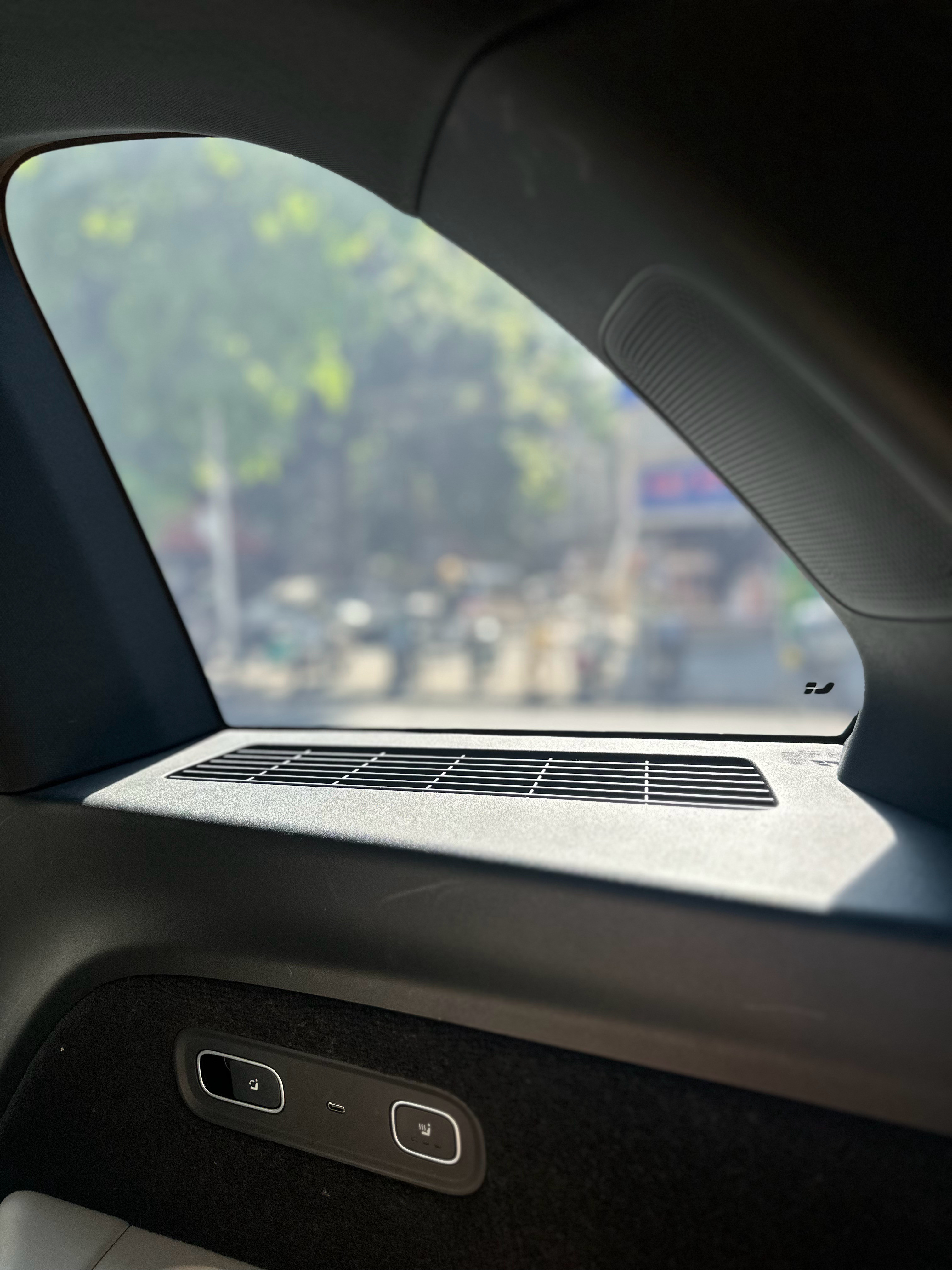 今天又是宝宝巴士出游日，理想车主日常很少坐的位。