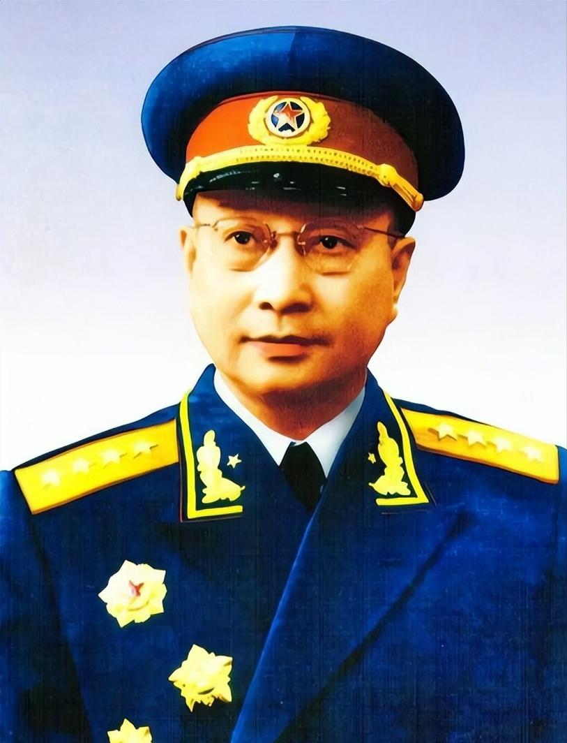 1945年，美军为了嘲讽陈赓，故意指着桌上的牛排和面包问他：“陈将军，我们美国人
