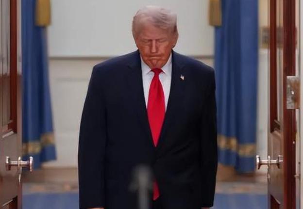 美国谷歌搜索彻底炸了，“25thAmendment”搜索量一夜暴涨10倍，连民