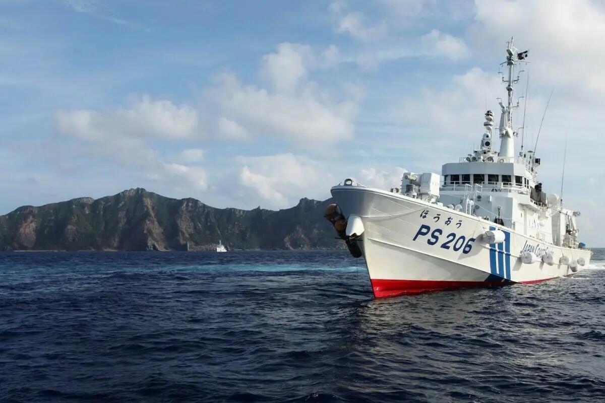 *日本《产经新闻》采访了几位海自退役军官和现役水兵，这些人聊起在钓鱼岛海域的巡逻