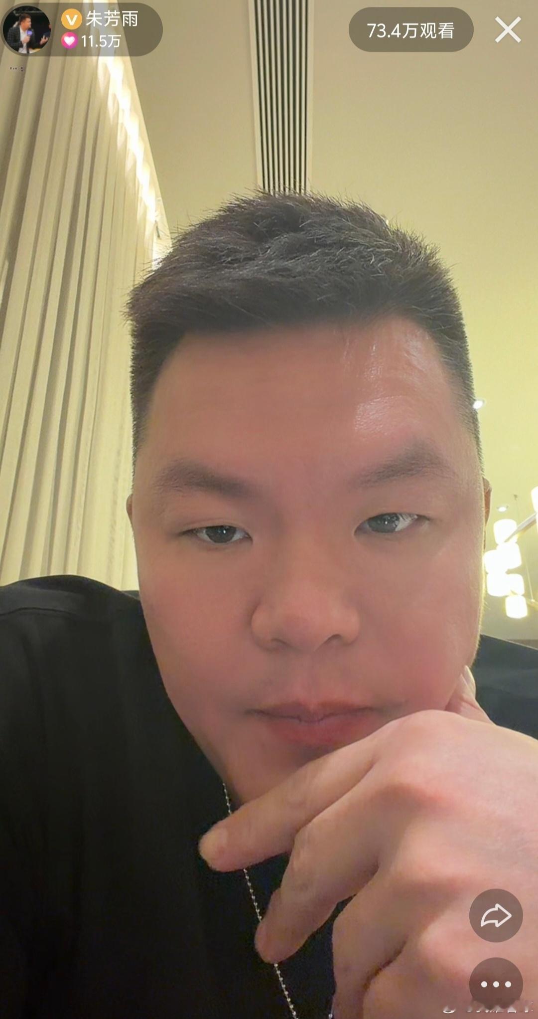 朱总直播时提到了胡明轩的最新伤情👇“小胡有些肌腱发炎，到联赛后期他的跟腱也出现