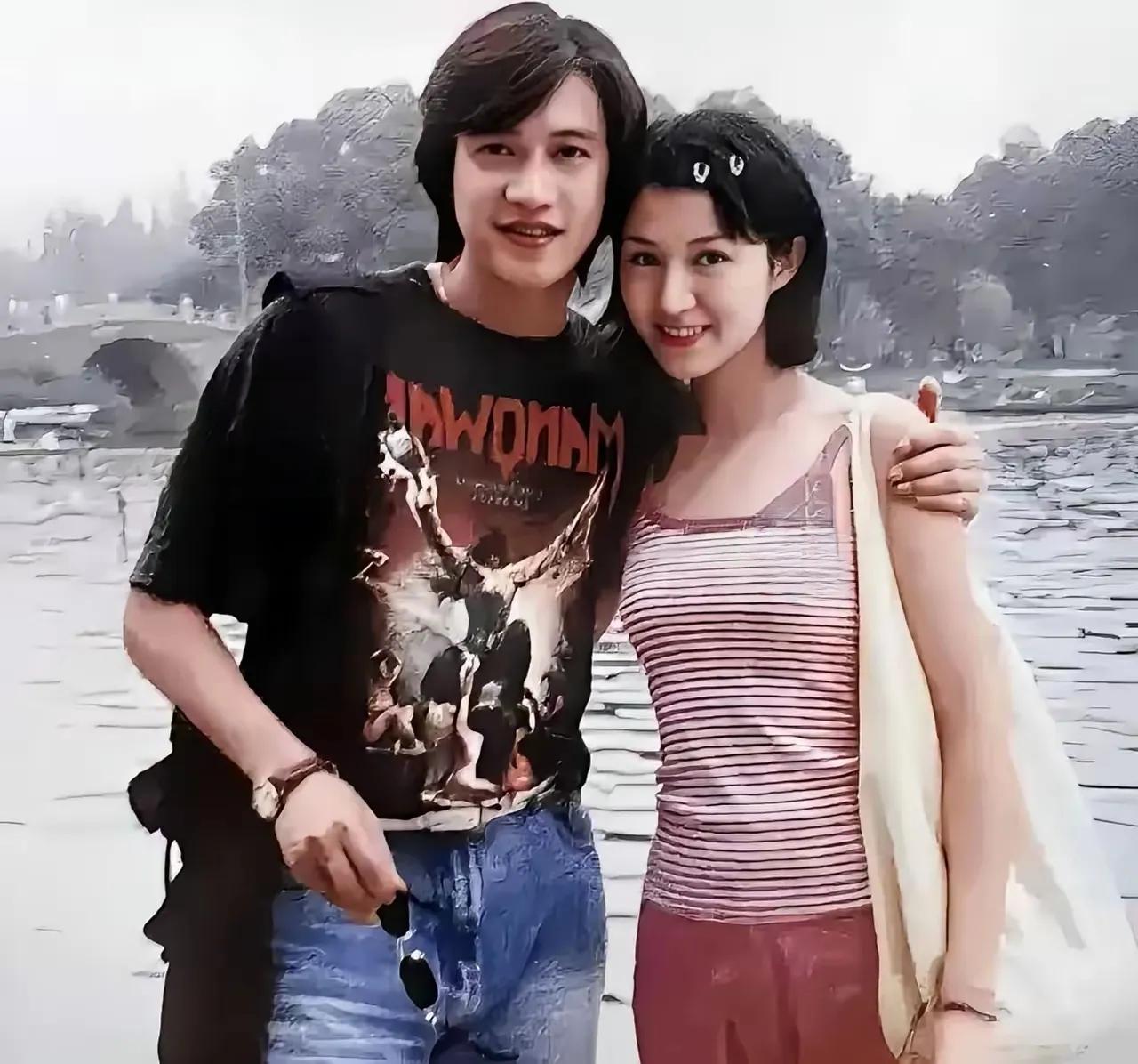 陆毅在上海戏剧学院读书时这模样，就是翩翩少年郎！他与鲍蕾的爱情就在大学校园里