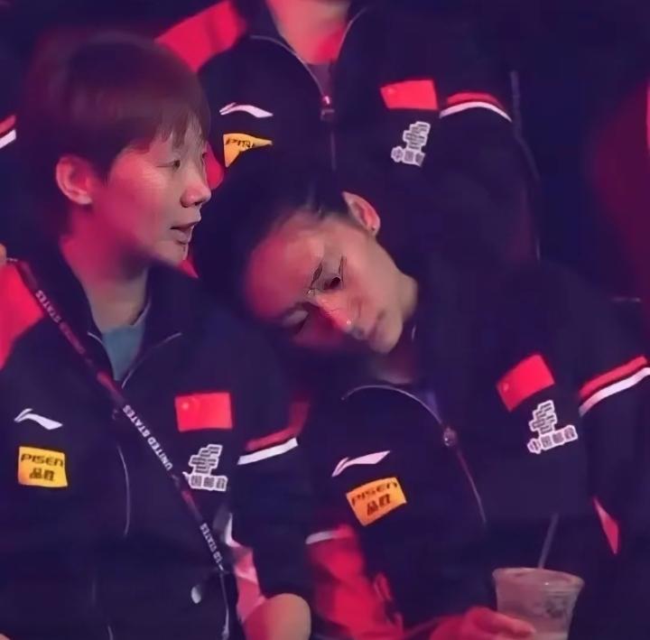 重庆冠军赛抽签太甜！国乒暖心姐妹花王曼昱陈熠在同一个半区。赛场下两人朝夕相