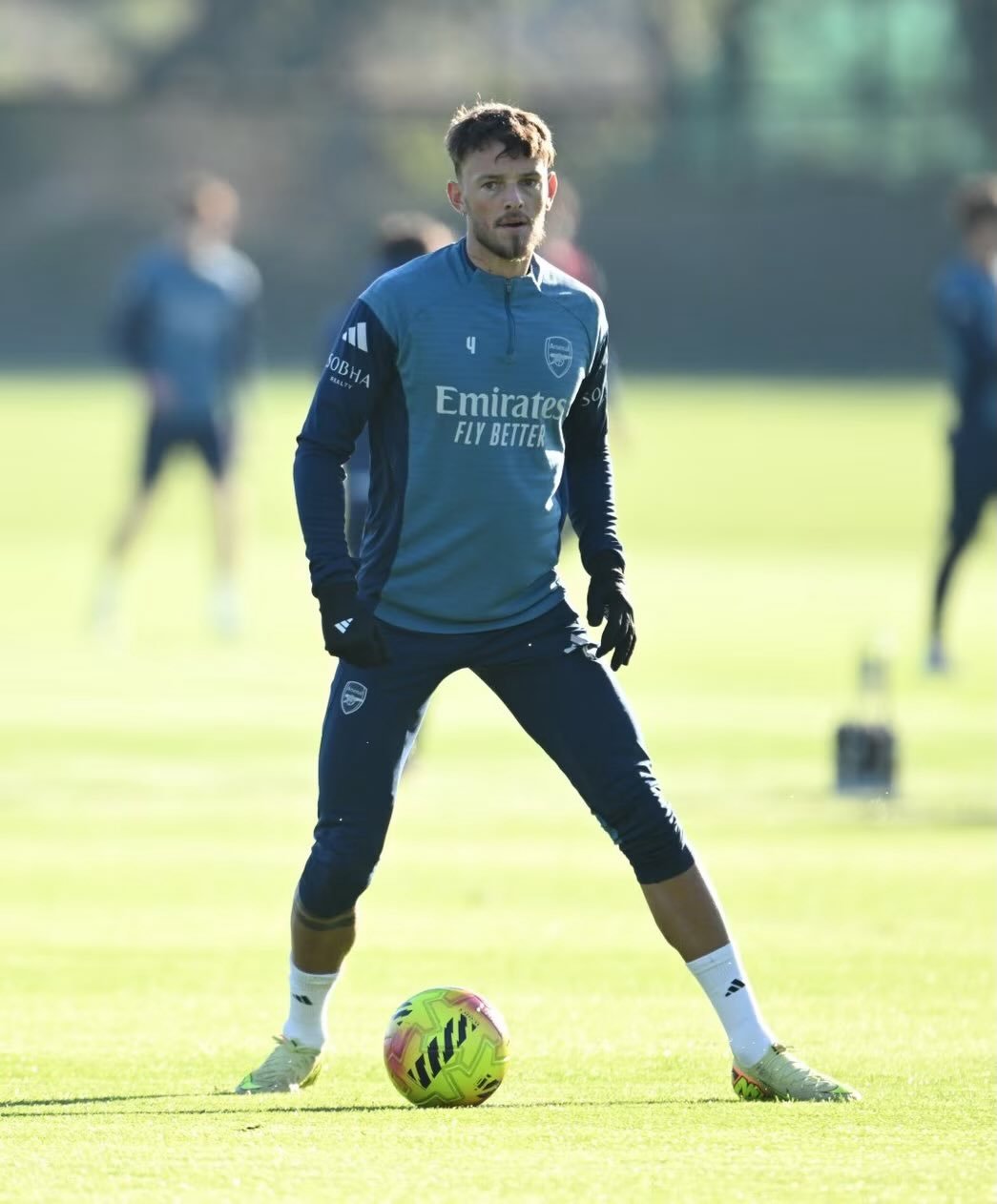 阿尔特塔谈管理本·怀特的出场时间：“我们经历过那个阶段（指需要管理时间）。现在之