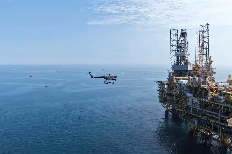 就在全球目光聚焦中东战火之际，东方大国悄然干成一件大事。据央视新闻报道，我国海