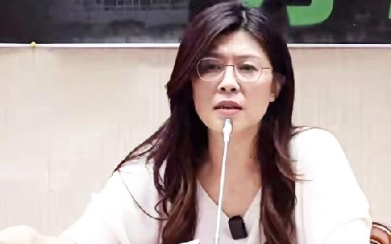 真想不到,朱立伦带211人集体辞职施压!郑丽文扛不住改口了,蔡正元急喊:别再说那