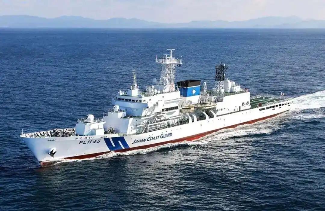 7月11日，日本三艘巡防舰以“规避台风”为由驶入台湾海峡，试图对我方在台海开展的