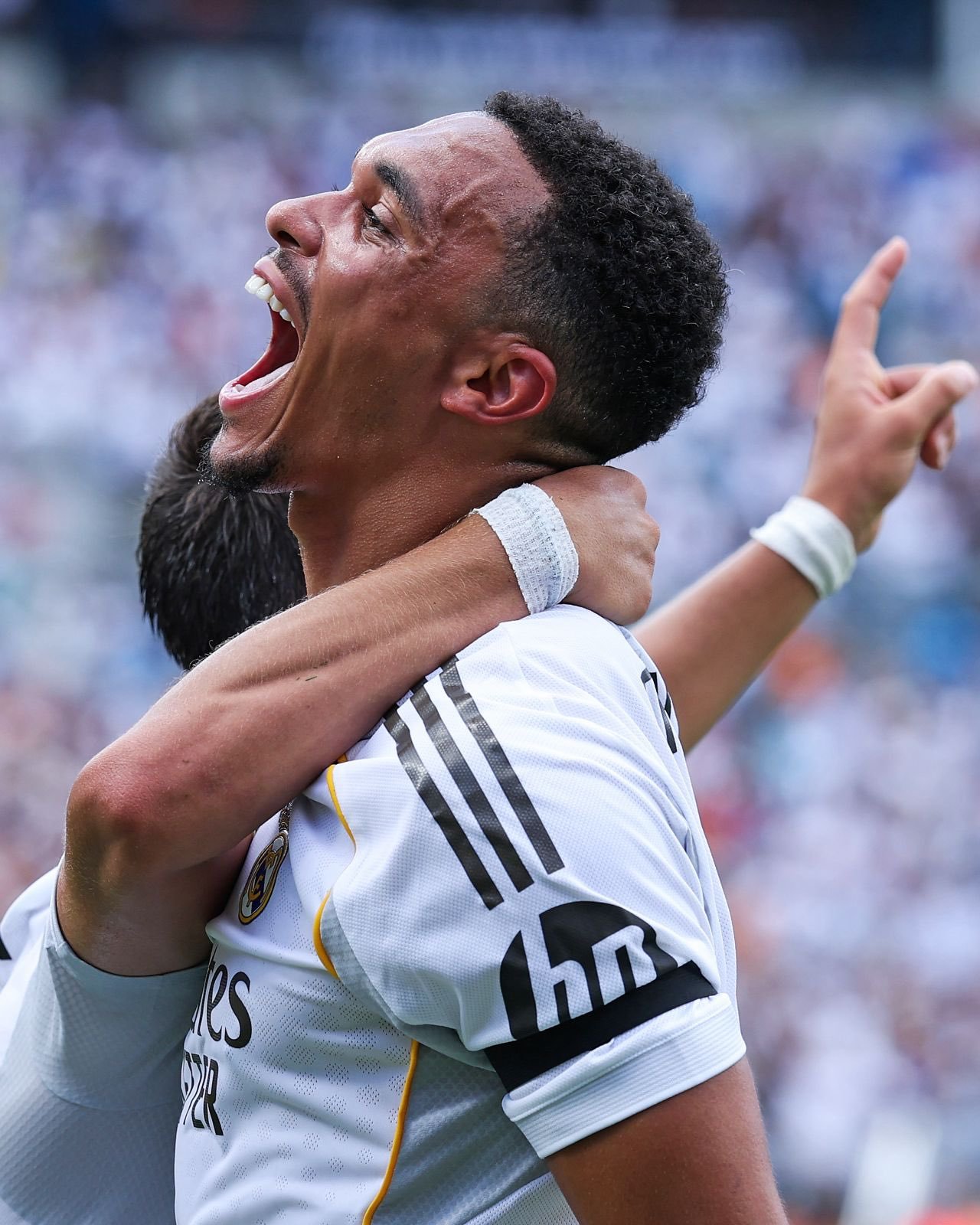 阿斯：预计特伦特明天对阵巴列卡诺的比赛中首发，巴尔韦德将重回中场。halamad